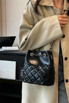 Top-Grain Oil-Waxed Cowhide Luxury Designer Bag Quilted Chain Bucket Bag genuine leather bag Crossbody Bag Shoulder Bag Women's fashion bag wholesale