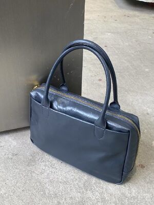 Women's genuine leather Handbag bag Top-Grain Oil-Waxed Cowhide Handheld Tote Bag  underarm bag Work Bag China supplier 