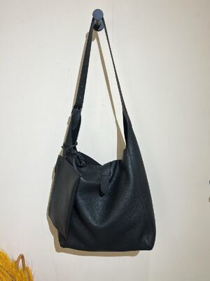 Genuine leather Shoulder bag Top-Grain Full-Grain Cowhide Large Capacity Bucket Tote Bag women's Minimalist Bag Travel Bag underarm Diaper Bag China supplier wholesale