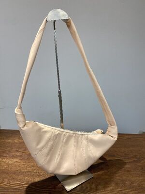 A-Grade Sheepskin Large Capacity Croissant Dumpling Bag women's genuine leather shoulder bag crossbody bag China factory wholesale