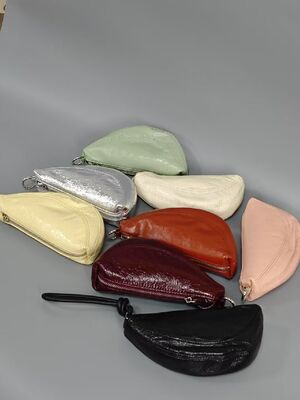 Top-Grain Oil-Waxed Cowhide Cloud-Shaped Dumpling Bag mini neck bag Clutch BagsFashion Bags for Women 