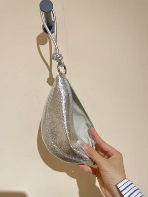 Top-Grain Oil-Waxed Cowhide Cloud-Shaped Dumpling Bag mini neck bag Clutch BagsFashion Bags for Women 