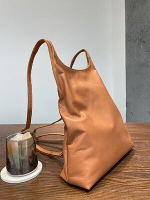 Women's genuine leather bag Vegetable-Tanned Cowhide Shoulder bag  Backpack   Travel Bag Minimalist Bag Weekender Bags Backpacks Supplier 