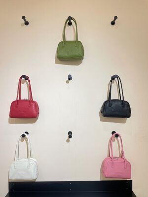 Women's Genuine leather bag A-Grade Goatskin Underarm Handheld Boston bag handbag underarm bag Shoulder Bag Minimalist Bag work bag China factory wholesale