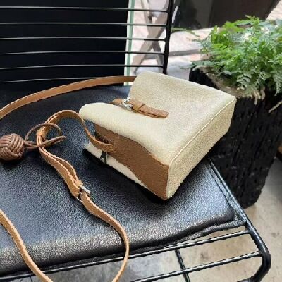 Top-Grain Full-Grain Cowhide Crossbody Bag women's Mini genuine leather shoulder bag cell phone bag mobile phone bag China OEM factory wholesale