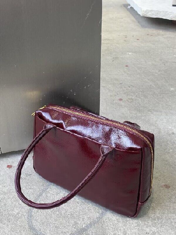 Women's genuine leather Handbag bag Top-Grain Oil-Waxed Cowhide Handheld Tote Bag  underarm bag Work Bag China supplier 